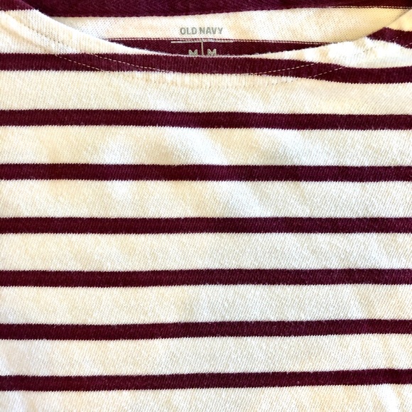 Old Navy Women’s Striped T-shirt - Picture 4 of 4